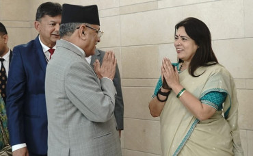 प्रधानमन्त्री प्रचण्ड नयाँ दिल्लीमा, राज्यमन्त्रीद्वारा स्वागत