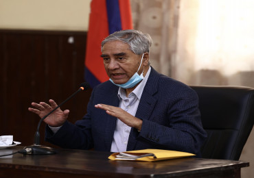 डेरा खोज्दै निवर्तमान प्रधानमन्त्री देउवा