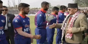 प्रधानमन्त्री प्रचण्ड नेपाल र यूएईबीचको खेल हेर्न कीर्तिपुरमा