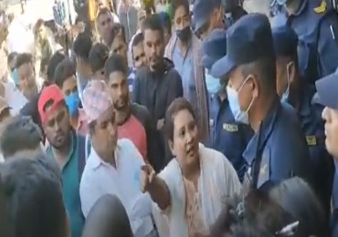उपप्रमुखले दिईन् सिडिओको टाउको फुटाउने धम्की