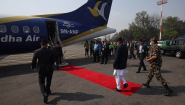 नियमित उडानमार्फत धनगढी प्रस्थान गरे प्रधानमन्त्री प्रचण्ड