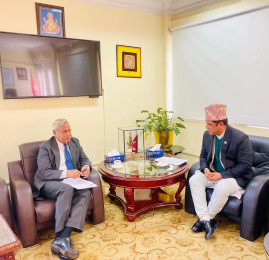मन्त्री भण्डारी र भारतीय राजदूत श्रीवास्तवबीच भेट