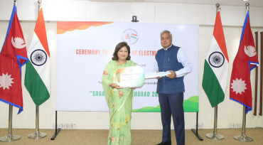 सगरमाथा संवादका लागि भारतले दियो १५ वटा गाडी
