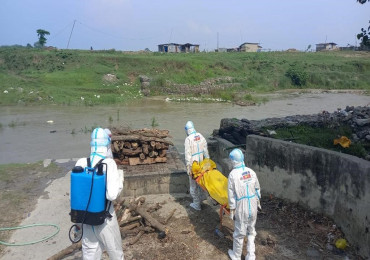 शव व्यवस्थापन गर्दै नेपाल स्काउट