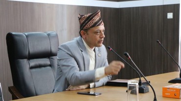 सभापतिको जिम्मेवारी डिपी अर्याललाई