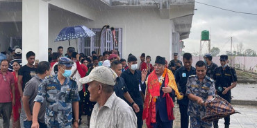 चितवनको नयाँ घरमा सरे प्रचण्ड