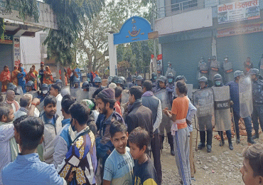 प्रहरी भ्यानको ठक्करबाट युवकको मृत्युपछि तनाव