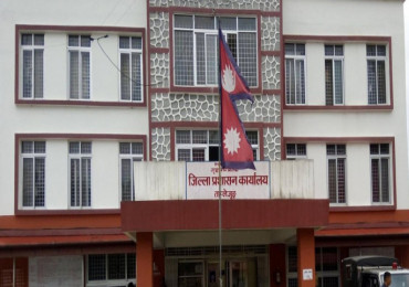 बोतलमा पेट्रोल नबेच्न प्रशासनको चेतावनी