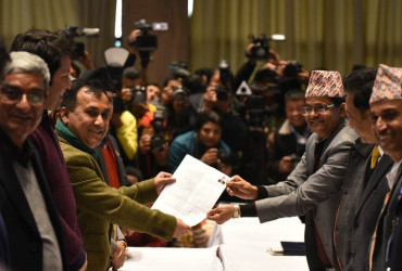 एमालेका घिमिरेपछि कांग्रेसकी न्यौपानेले दर्ता गराइन् सभामुखका लागि उम्मेदवारी 