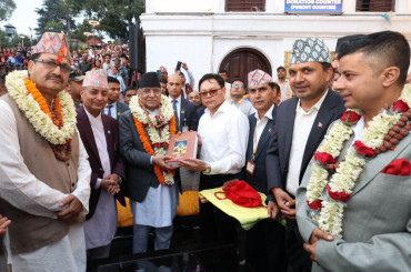 प्रधानमन्त्रीले पशुपतिनाथमा चढाए ५१ हजार भेटी