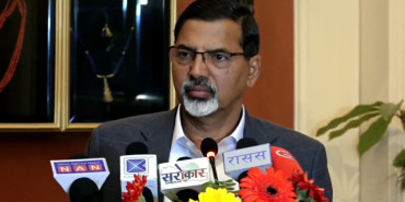 अर्थतन्त्र संकटमा पुगिसकेको छैन : अर्थमन्त्री शर्मा