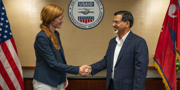 अर्थमन्त्री शर्मा र अमेरिकी सहयोग नियोग प्रमुखबीच भेटघाट