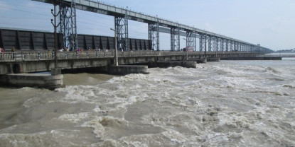 कोशी नदीमा पानीको बहाव बढ्दो क्रममा, ढोका खोल्ने तयारी