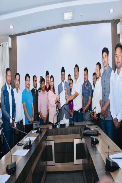 मूल्यबृद्धि फिर्ता गर्न १५ विद्यार्थी सङ्गठनको माग, उद्योगमन्त्री बडुले के भने?