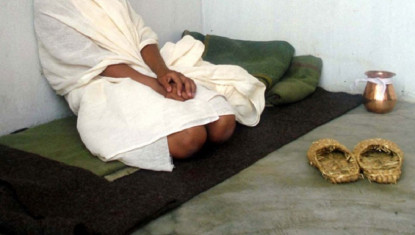 सीमापारि आमाबुबा बितेको खबर, आउन नदिएपछि क्वारेन्टाइनमै किरिया