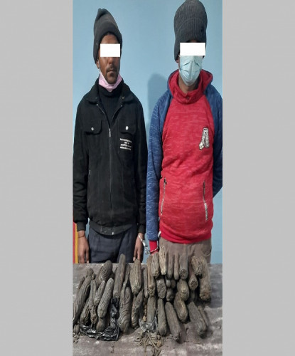 १६ किलो चरेससहित दुईजना पक्राउ