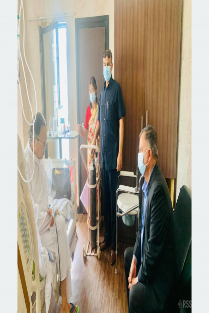 अस्पतालमा पुगेका ईश्वर पोखरेलसँग झलनाथ खनालले के भने ?