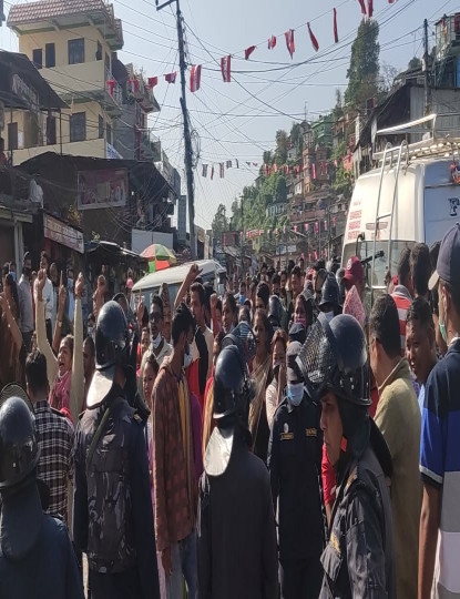 डडेल्धुरामा कांग्रेसको भेलामा झडप