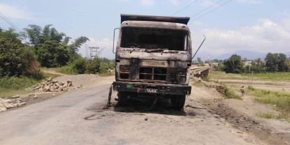 पुरानो गाडीमा आगो लगाएर बिमा रकम असुल्ने योजना बनाएपछि...