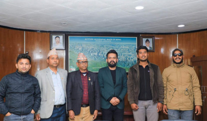 डोटीका भूकम्प पिडितलाई काठमाडौं महानगरले गर्‍यो १० लाख सहयोग