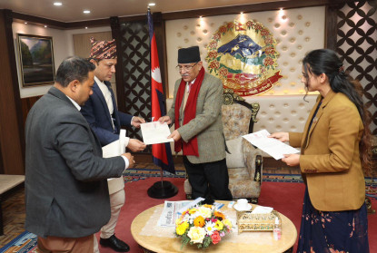 राजीनामा बुझाएका रास्वपाका तीन मन्त्रीहरुले आज पत्रकार सम्मेलन गर्दै