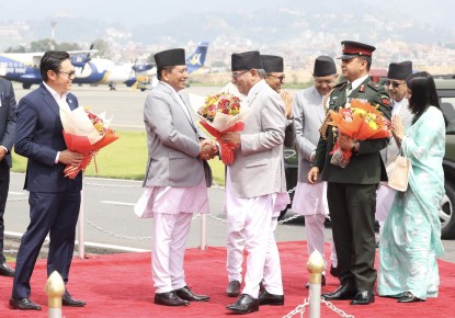 प्रधानमन्त्री दाहाल स्वदेश फिर्ता