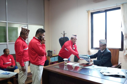 रेशम चौधरी नयाँ पार्टी दर्ताका लागि निर्वाचन आयोगमा