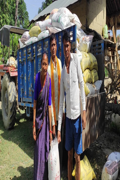 कैलालीका अग्नी पीडितलाई २८ क्वीन्टल धान सहयोग