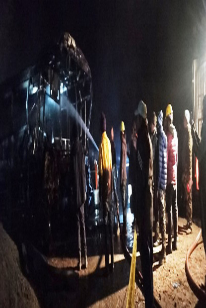 बस र ट्रक ठोक्किँदा आगलागीः मृतक ३ नै जनाको परिचय खुल्यो