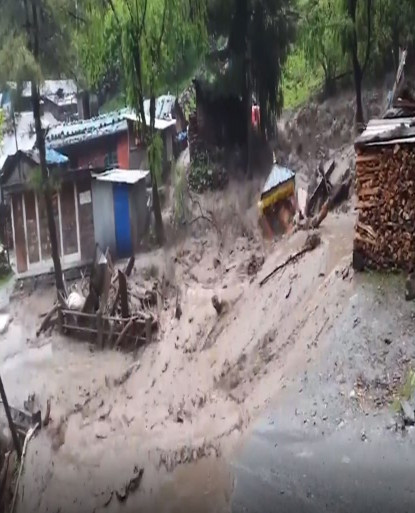 गण्डकी प्रदेश सरकारले गर्याे मनाङका बाढीपीडितलाई विशेष राहतको घोषणा