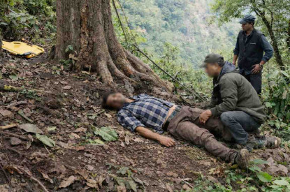 संखुवासभामा रुखबाट लडेर एक जनाको मृत्यु