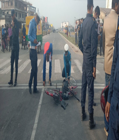 ट्रकको ठक्करबाट एक किशोरीको मृत्यु 