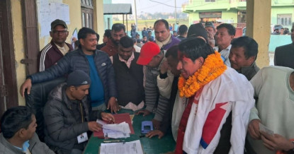 चर्चित पत्रकार ऋषि धमलाले दर्ता गराए उम्मेदवारी