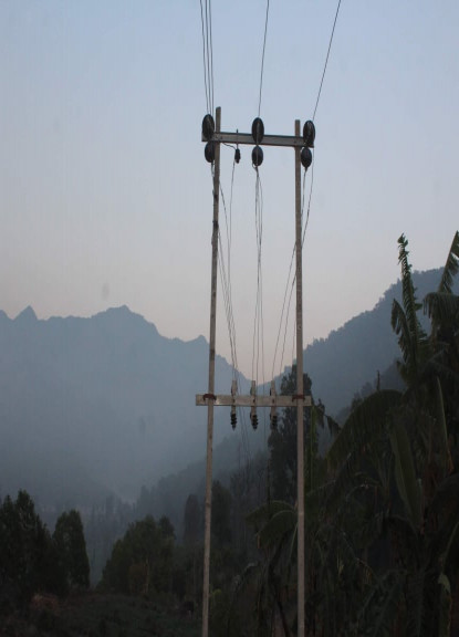 बिजुली पुग्दा खुशीयाली