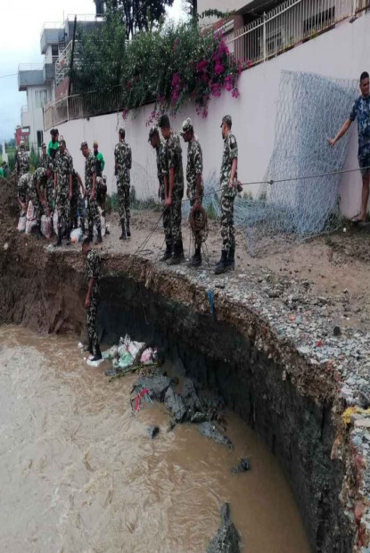 बाढीपहिरोमा परेकाको उद्धारमा नेपाली सेना