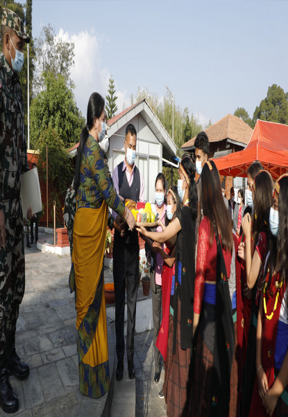 राष्ट्रपति कार्यालयको आँगनमा देउसीभैलो