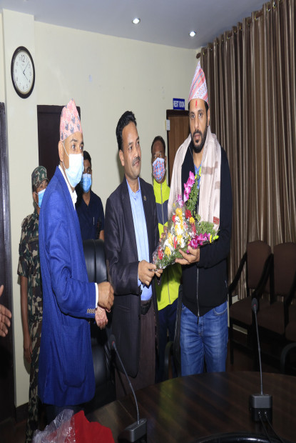 नेपाली राष्ट्रिय फुटबल टिमका मुख्य प्रशिक्षक अल्मुताइरीलाई सम्मान