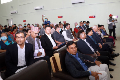 अध्यक्ष ओलीको प्रतिवेदनमाथि छलफल गर्न समूह विभाजन