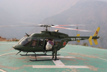 खराब मौसमका कारण मतपेटिका बोकेको सेनाको हेलिकप्टर पोखरामा आकस्मिक अवतरण