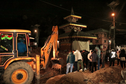 २५ वर्षदेखि थुनिएको सुन्धाराको निकास खोलियो : प्राचीन स्वरुपमा पुनरुत्थान गर्ने कामपा वडा ८ को योजना