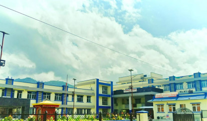 सिन्धुली अस्पतालमा शल्यक्रिया सेवा ठप्प, एनेस्थेसियोलोजिस्ट नहुँदा बिरामी समस्यामा