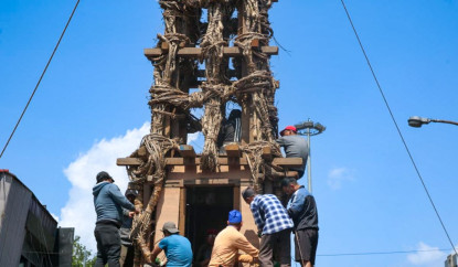 तीनधारामा रथ निर्माण अन्तिम चरणमा, सुरु हुँदै सेतो मच्छिन्द्रनाथ जात्रा