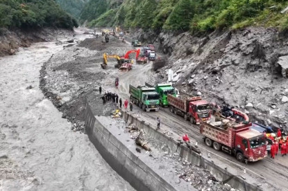 बाढीपहिरोपछि केरुङ राजमार्ग पुनर्निर्माणमा चीनको तीव्र पहल