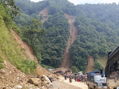 सडकको अवस्था बुझेर मात्र यात्रा गर्न प्रहरीको आग्रह