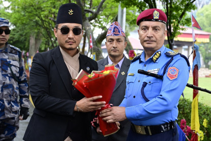 प्रहरी हेडक्वाटर पुगेर प्रहरीलाई गृहमन्त्रीले दिए यस्तो निर्देशन