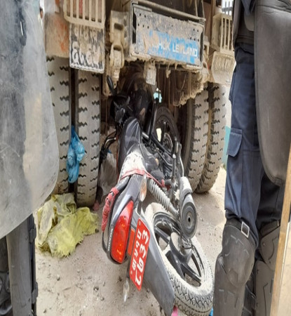 टिपरको ठक्करबाट स्कुल जाँदै गरेका २ बालिकाको मृत्यु