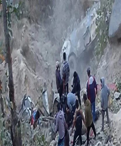 सङ्खुवासभा दुर्घटनामा ज्यान गुमाएका परिवारका लागि क्षतिपूर्तिकाे माग