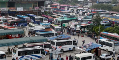 काठमाडौँको नयाँ बसपार्कमा जथाभावी यात्रुलाई दुःख दिने ४६ जना पक्राउ