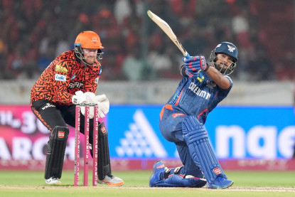 आईपीएलमा लखनउले हैदराबादलाई ५ विकेटले हरायो, आज चेन्नई र रोयल भिड्दैँ