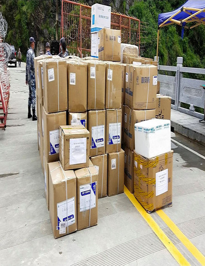 अस्पताललाई स्वास्थ्य सामग्री हस्तान्तरण